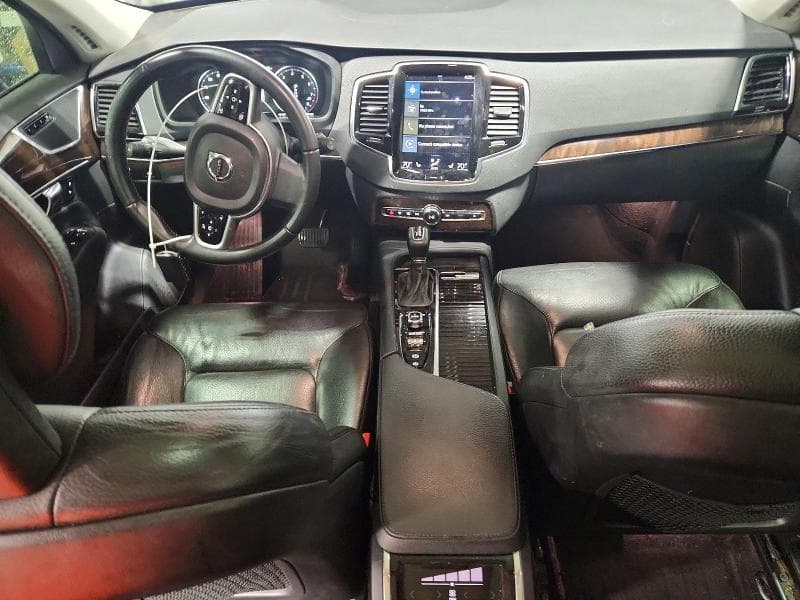 2017 VOLVO XC90 T6 8