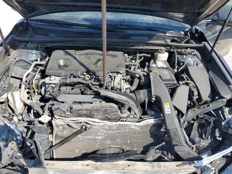 2019 TOYOTA CAMRY LE 11