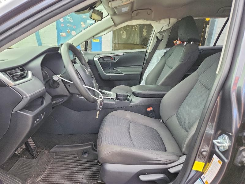 2019 TOYOTA RAV4 LE 7
