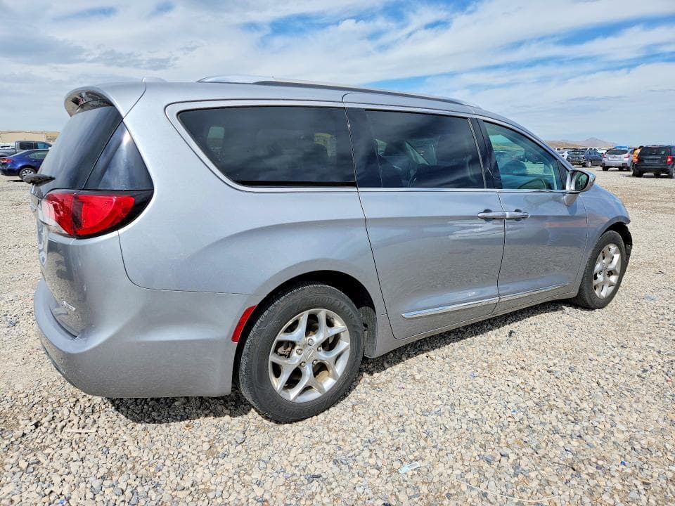2019 CHRYSLER PACIFICA LIMITED 3