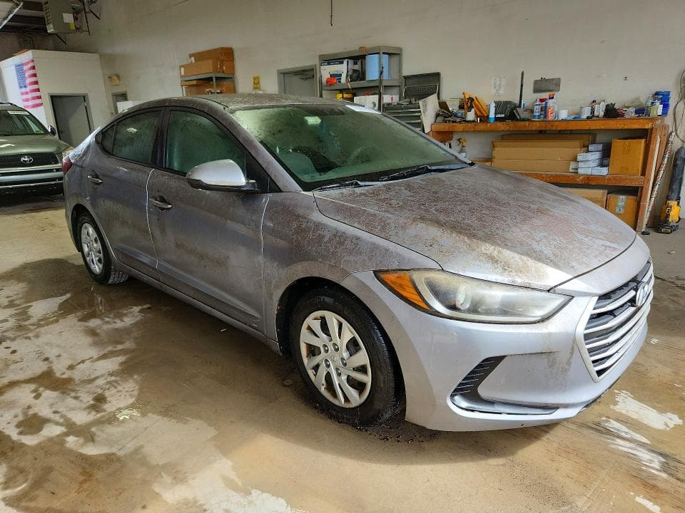 2017 HYUNDAI ELANTRA SE 4