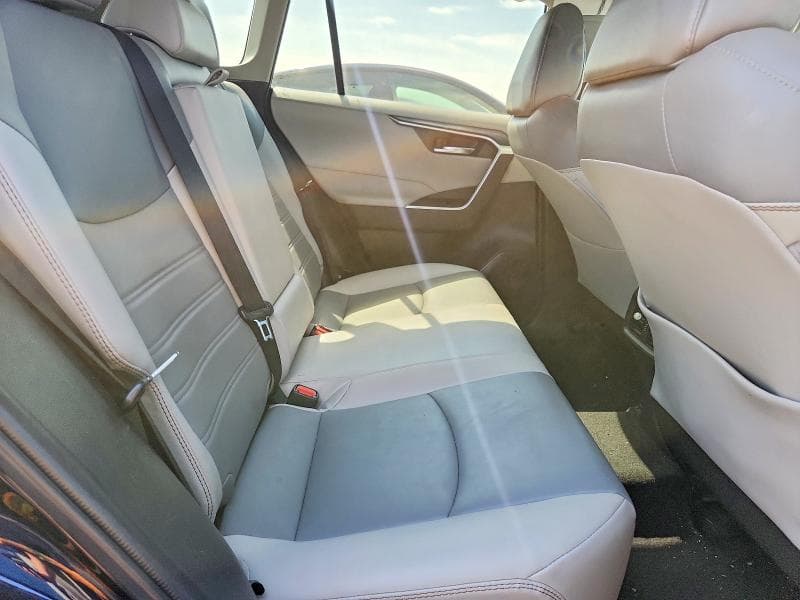 2022 TOYOTA RAV4 XLE PREMIUM 10