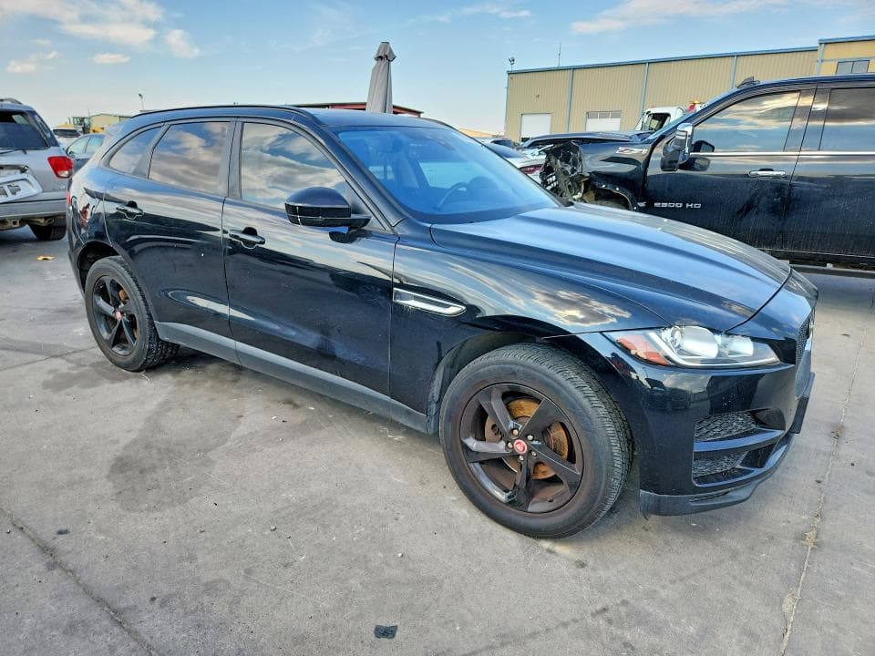 2017 JAGUAR F-PACE PREMIUM 4