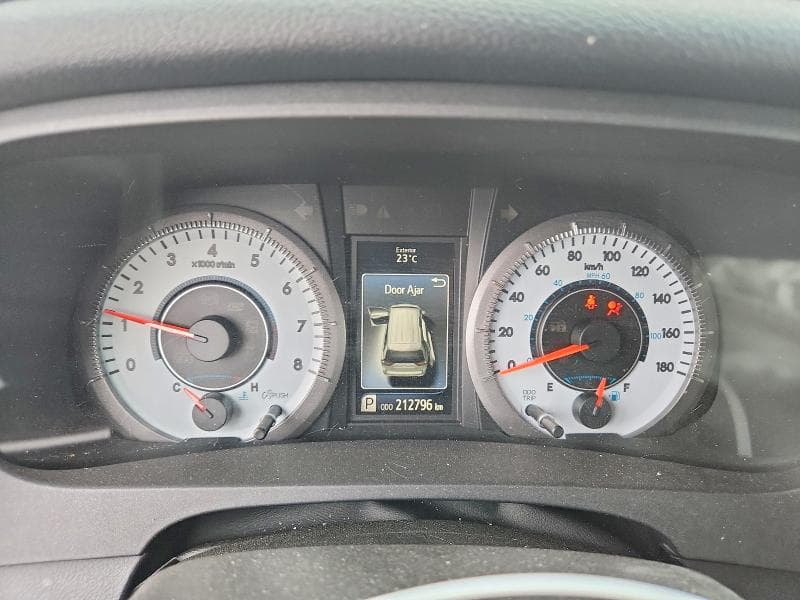 2017 TOYOTA SIENNA SE 9