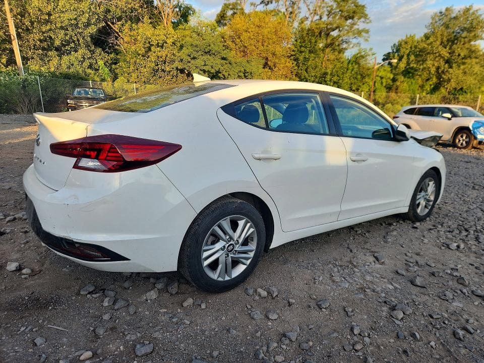 2020 HYUNDAI ELANTRA SEL 3
