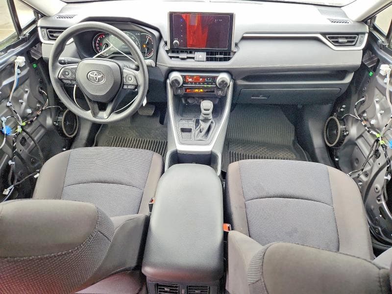 2025 TOYOTA RAV4 LE 8
