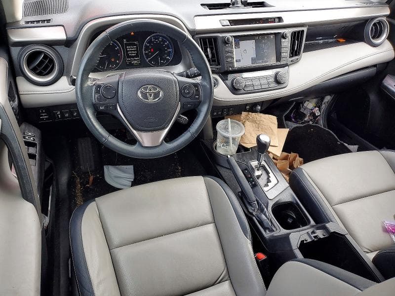 2017 TOYOTA RAV4 PLATINUM 8