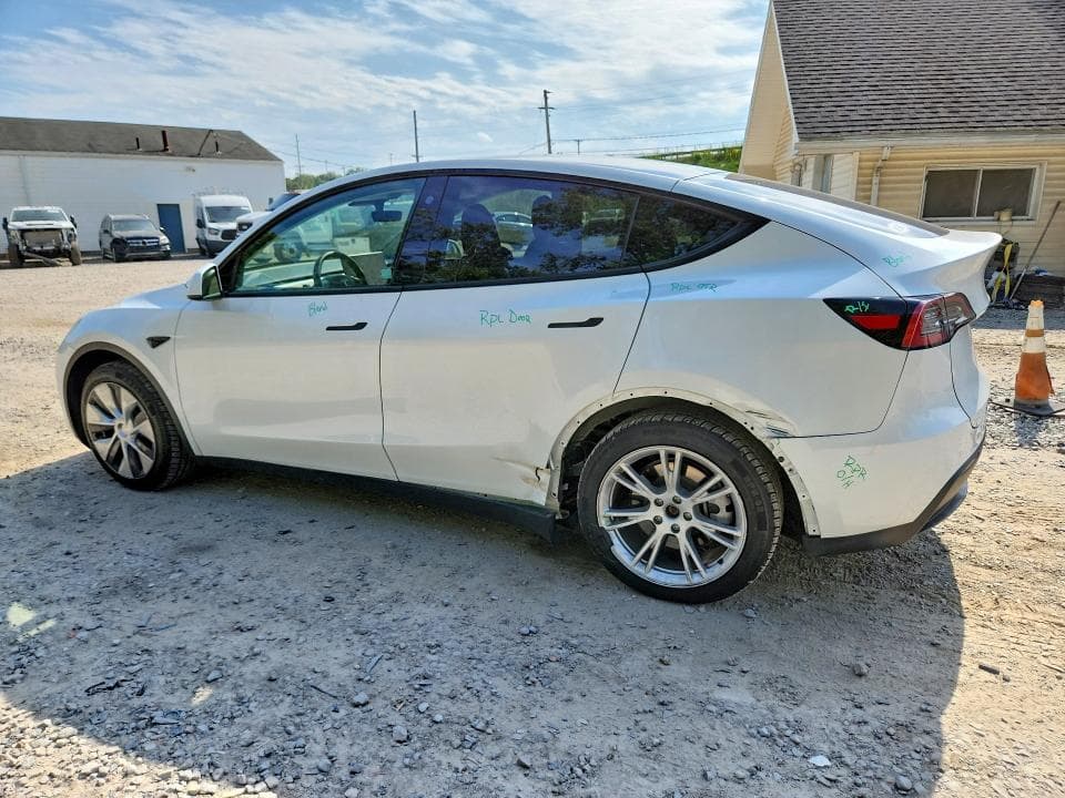 2023 TESLA MODEL Y 2