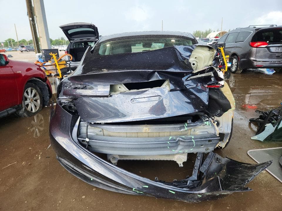 2025 TESLA MODEL 3 6