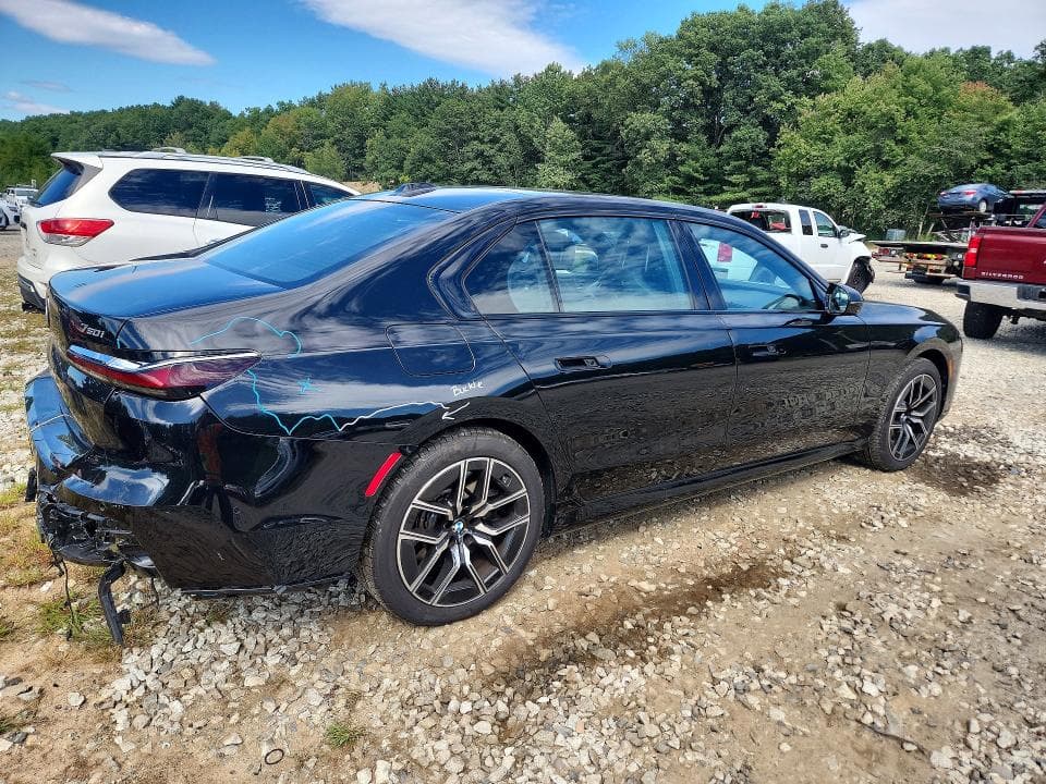 2024 BMW 760 XI 3