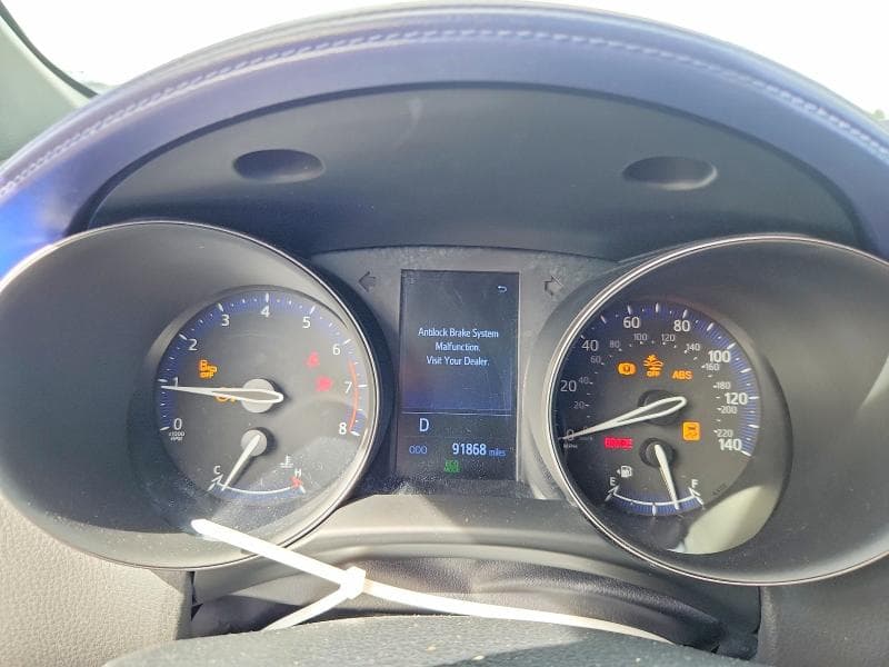 2020 TOYOTA C-HR XLE 9