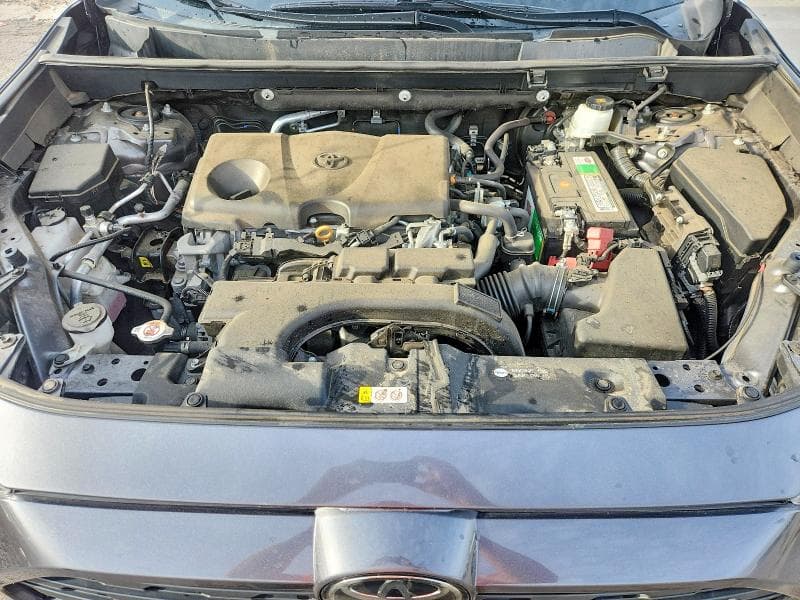 2020 TOYOTA RAV4 XLE 12