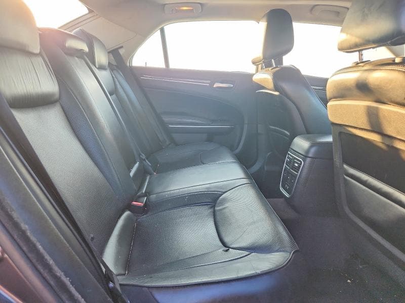 2017 CHRYSLER 300C 10