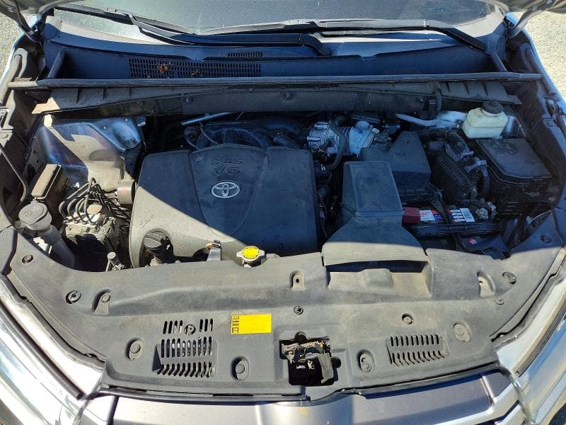 2017 TOYOTA HIGHLANDER XLE 12