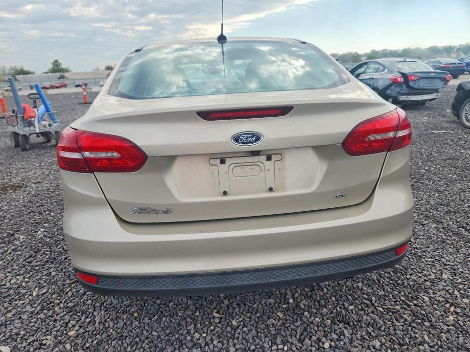 2017 FORD FOCUS SE 6