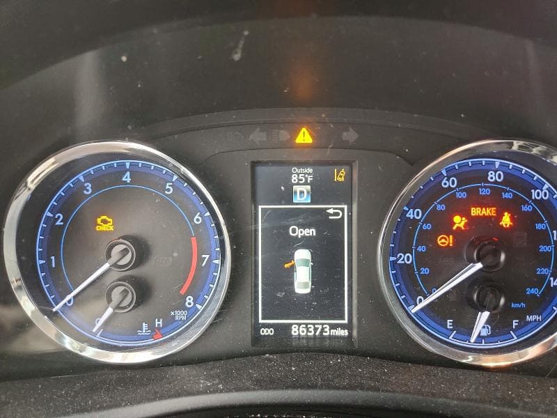 2018 TOYOTA COROLLA SE 9