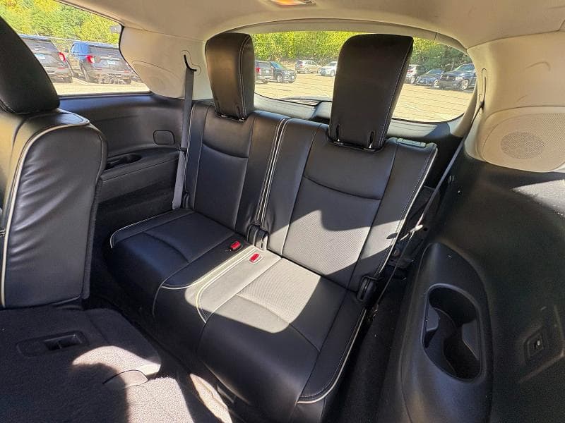 2017 INFINITI QX60 BASE 11