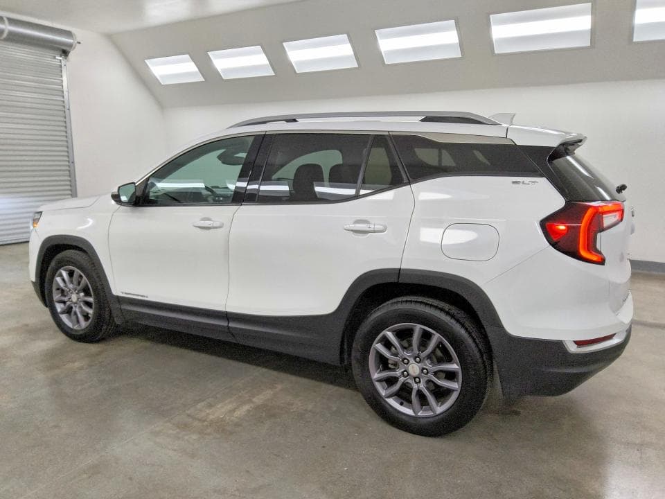 2023 GMC TERRAIN SLT 2