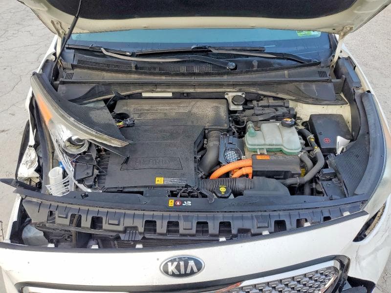2017 KIA NIRO EX 11