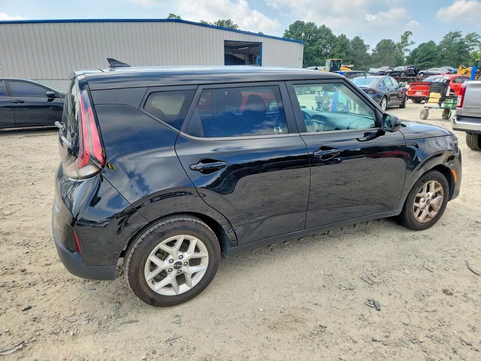 2023 KIA SOUL LX 3