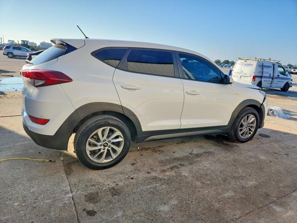 2018 HYUNDAI TUCSON SE 3