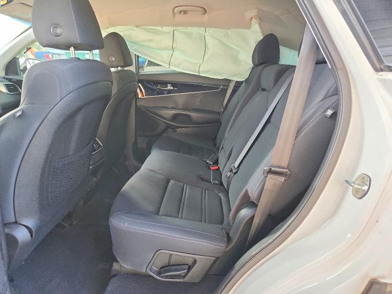2019 KIA SORENTO LX 11