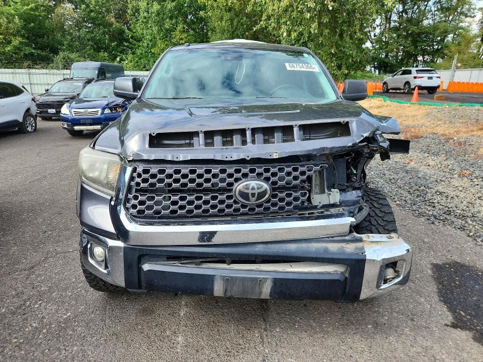 2018 TOYOTA TUNDRA SR5 5