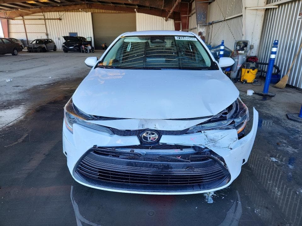 2025 TOYOTA COROLLA LE 5