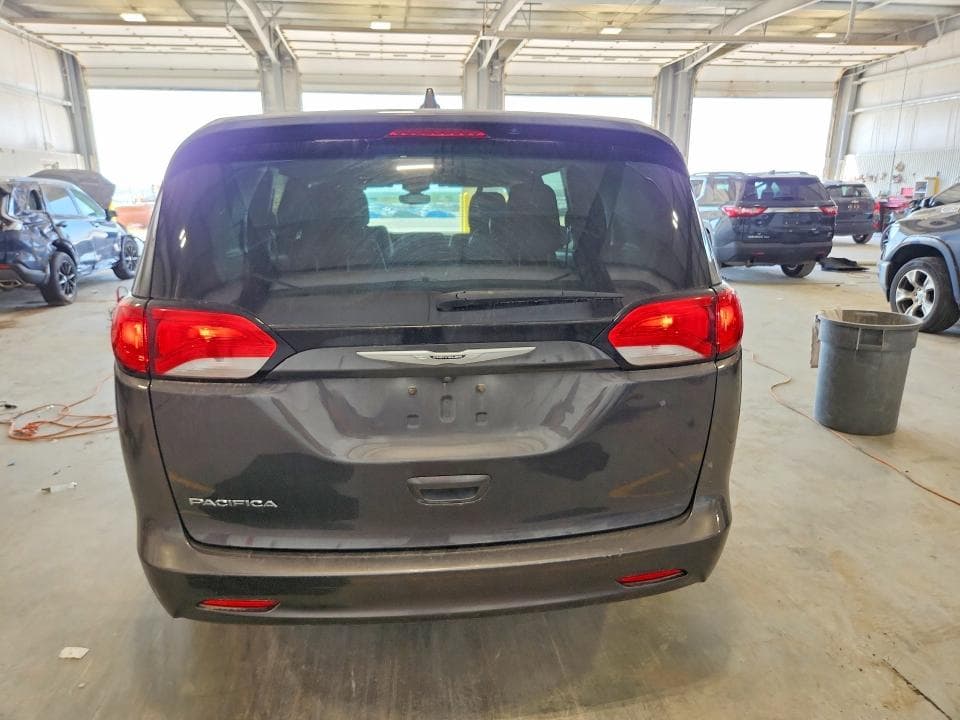 2017 CHRYSLER PACIFICA TOURING 6