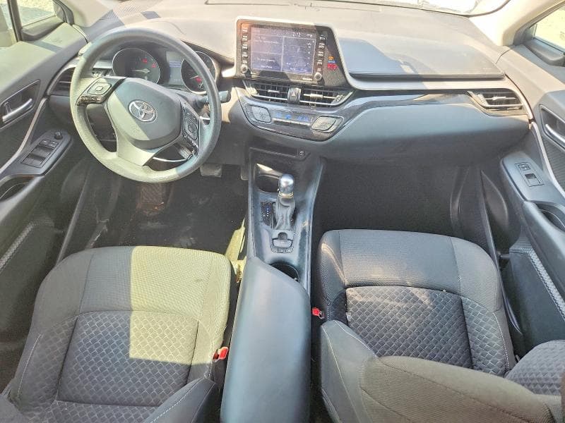 2020 TOYOTA C-HR LE 8
