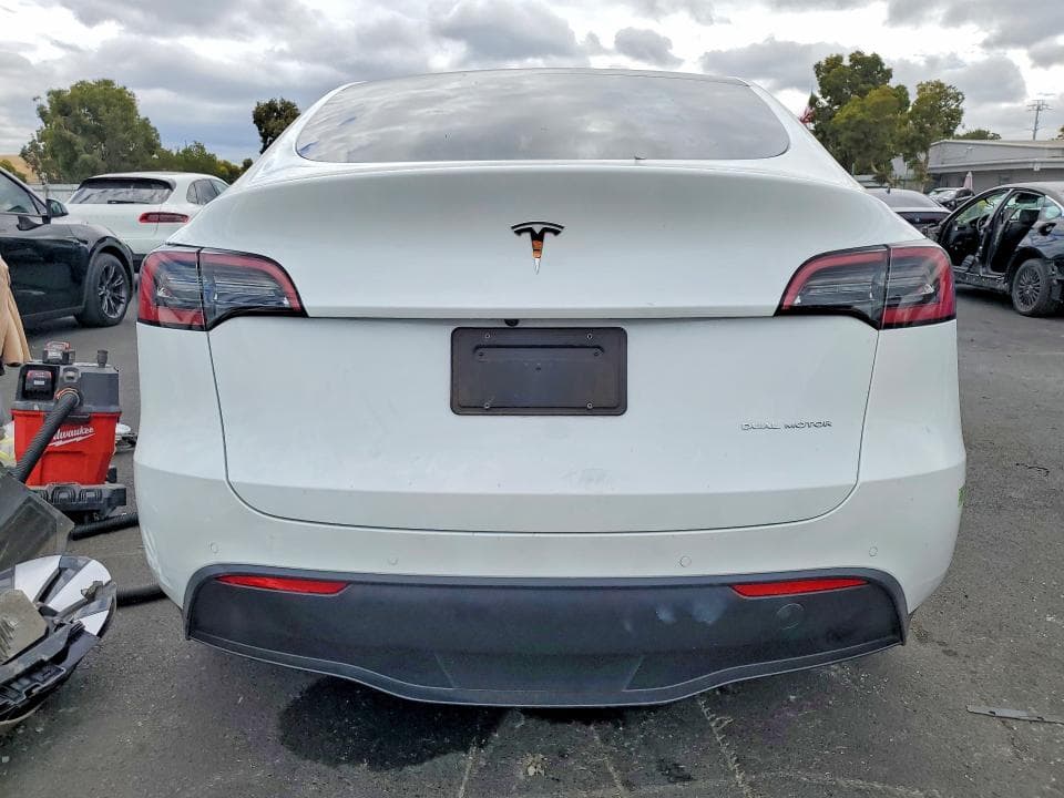 2021 TESLA MODEL Y 6