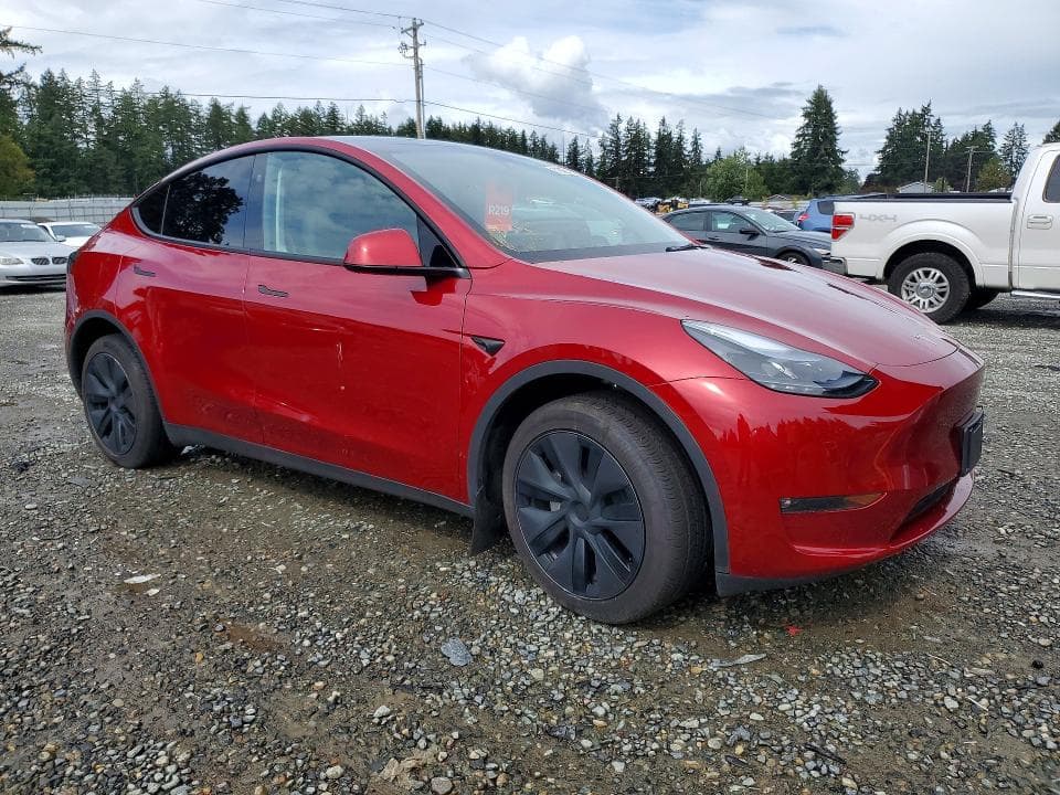 2025 TESLA MODEL Y 4