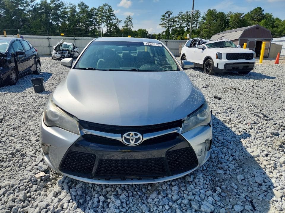 2017 TOYOTA CAMRY SE 5