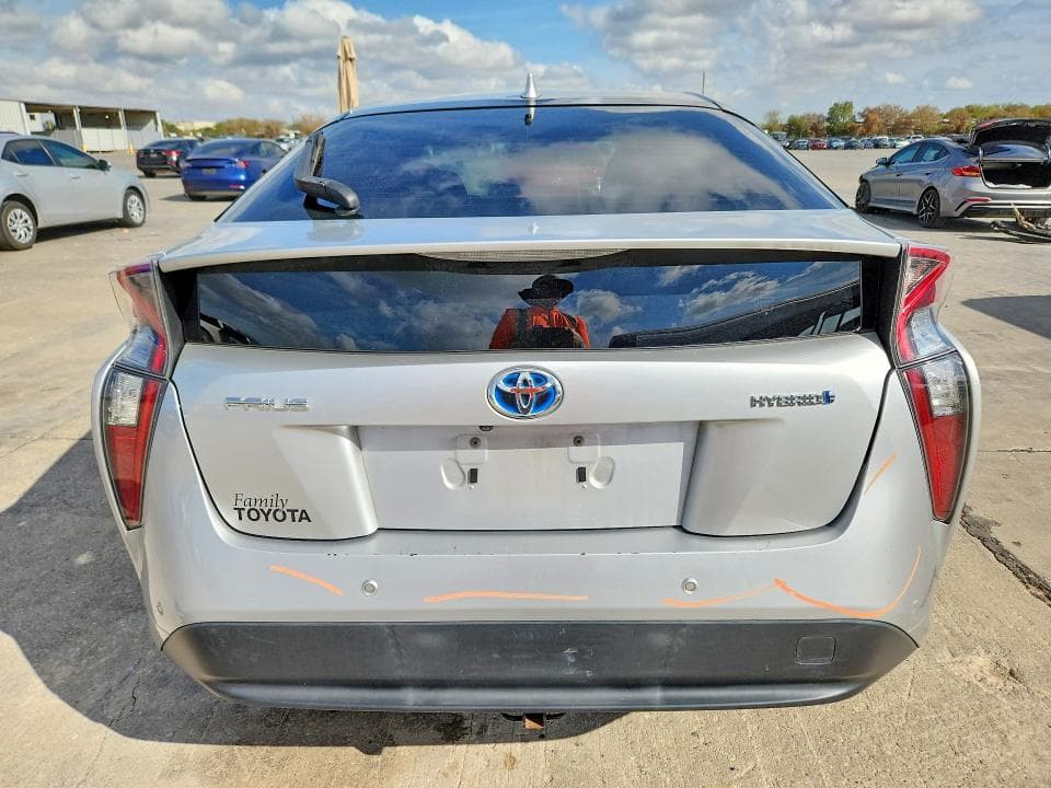 2017 TOYOTA PRIUS TWO 6