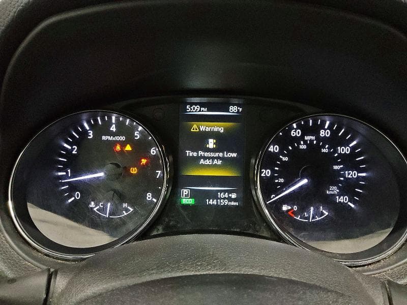 2017 NISSAN ROGUE SV 9