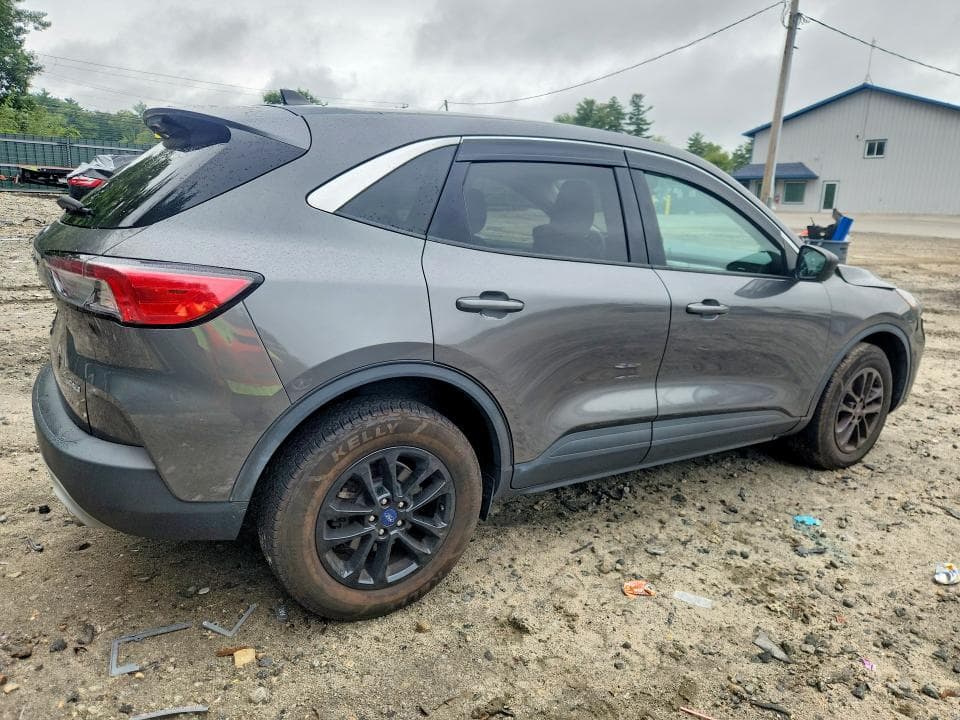 2022 FORD ESCAPE SE 3