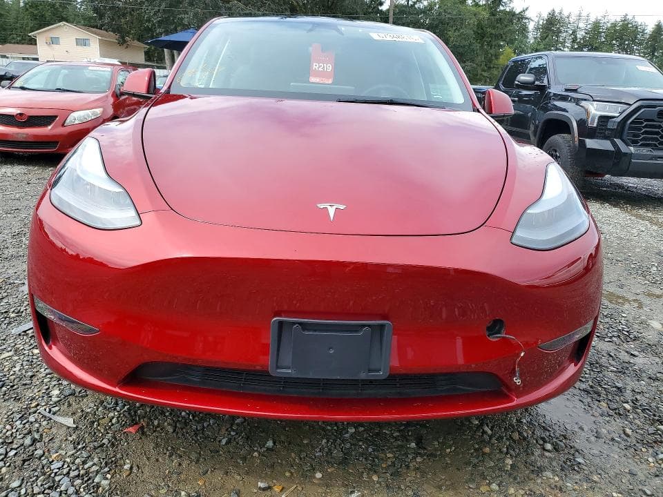 2025 TESLA MODEL Y 5