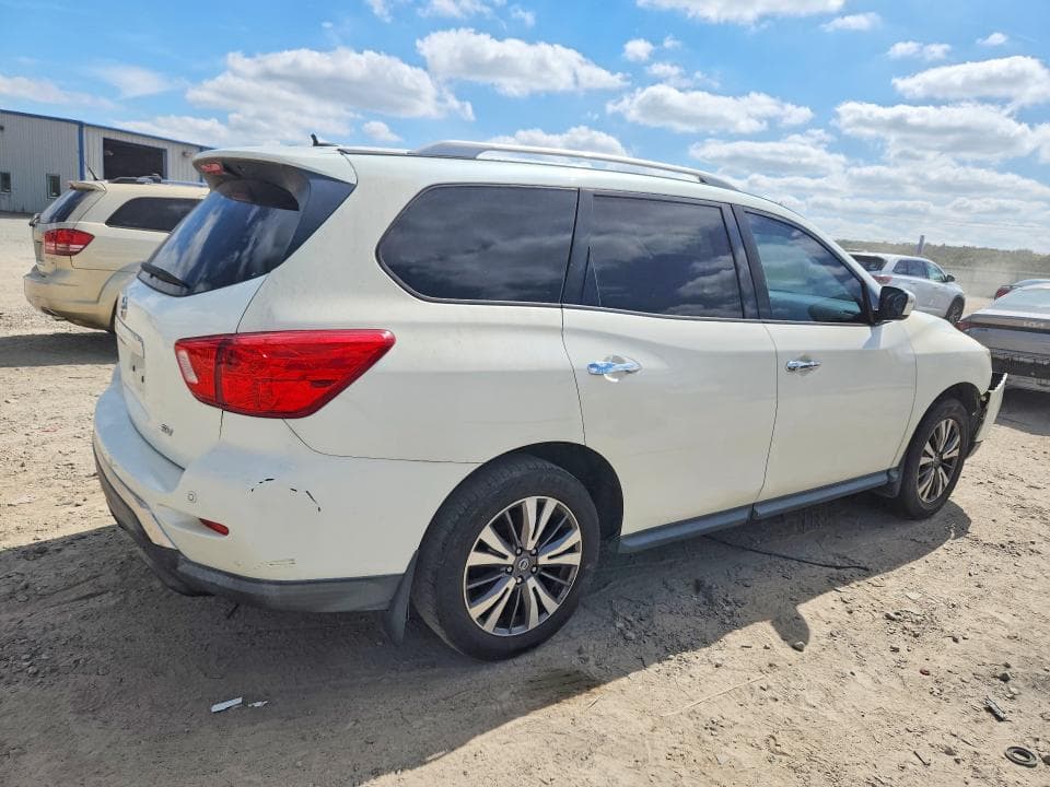 2017 NISSAN PATHFINDER SV 3