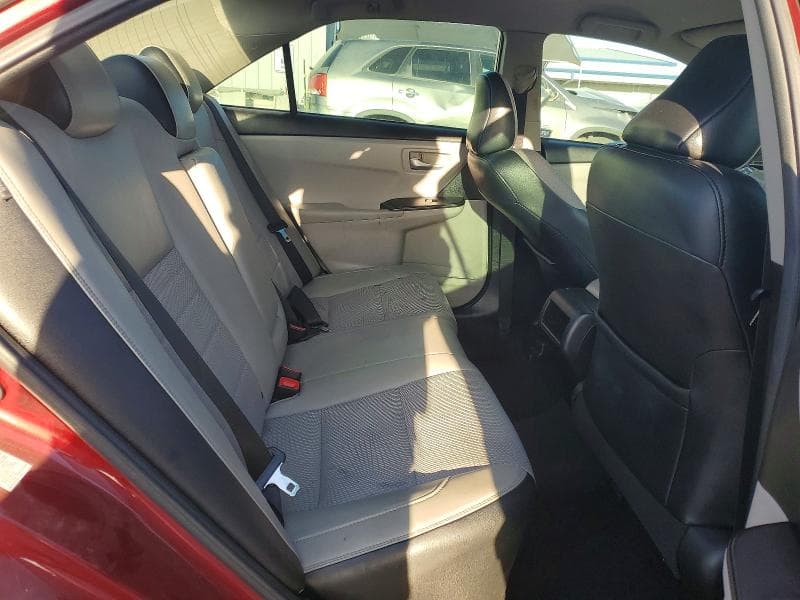2017 TOYOTA CAMRY SE 10