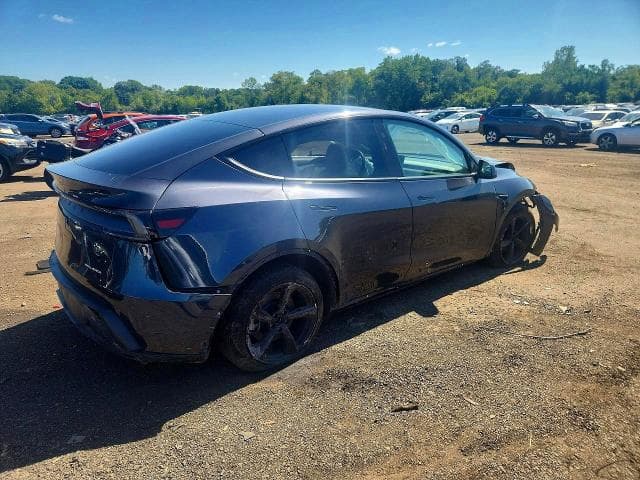 2026 TESLA MODEL Y 3