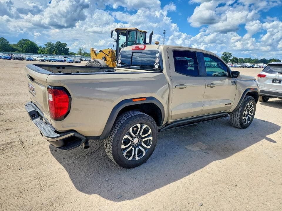 2024 GMC CANYON AT4 3
