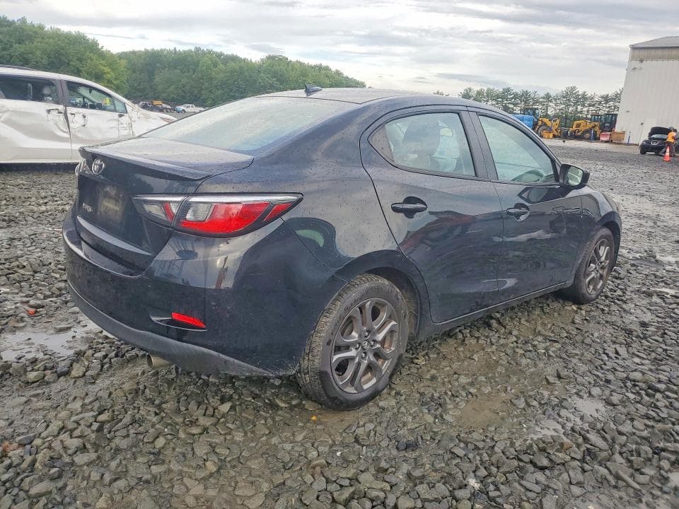 2019 TOYOTA YARIS LE 3
