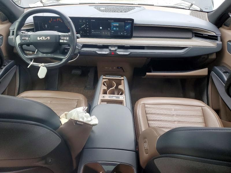 2024 KIA EV9 LAND 8