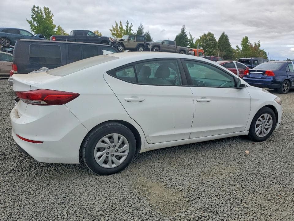 2017 HYUNDAI ELANTRA SE 3