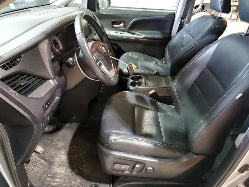 2020 TOYOTA SIENNA SE 7-PASSENGER 7