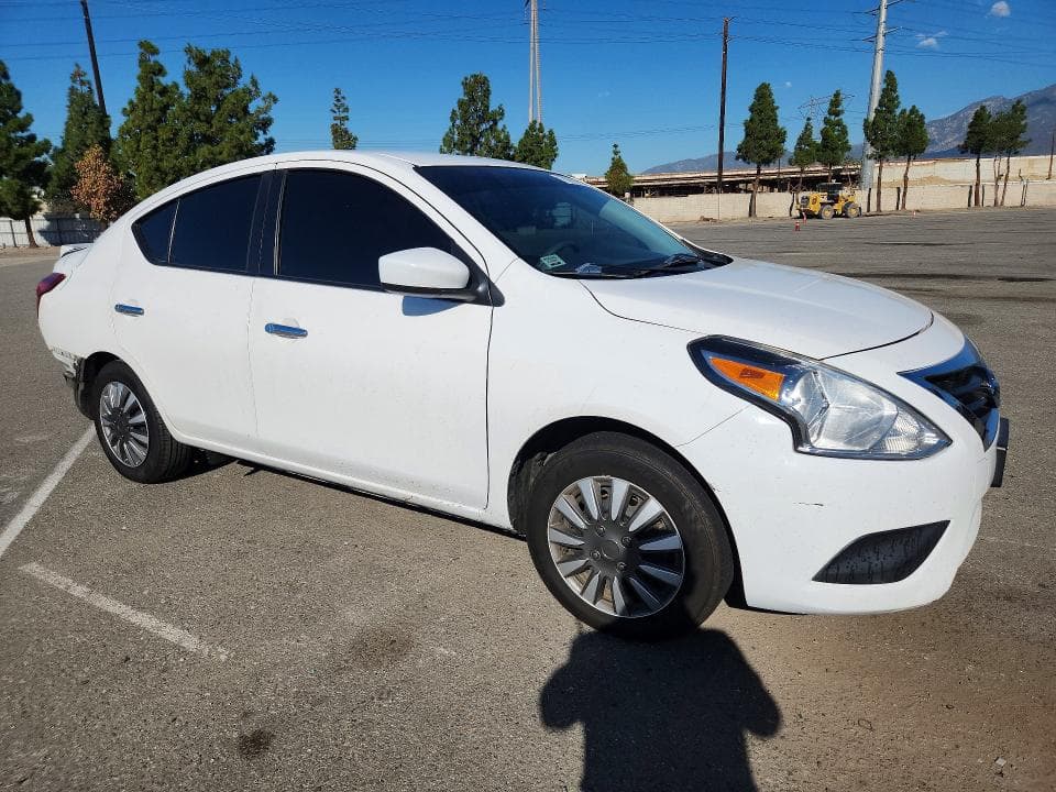 2017 NISSAN VERSA 1.6 SV 4