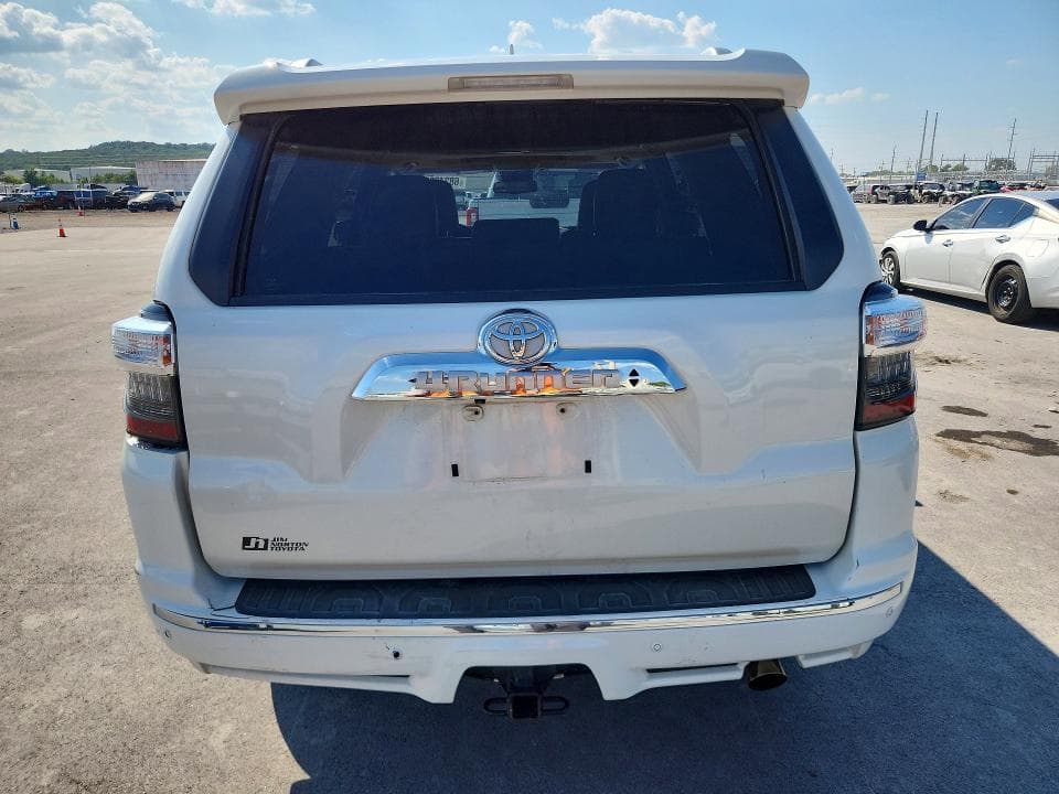 2017 TOYOTA 4RUNNER LIMITED 6