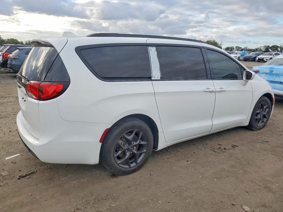 2018 CHRYSLER PACIFICA TOURING L 3
