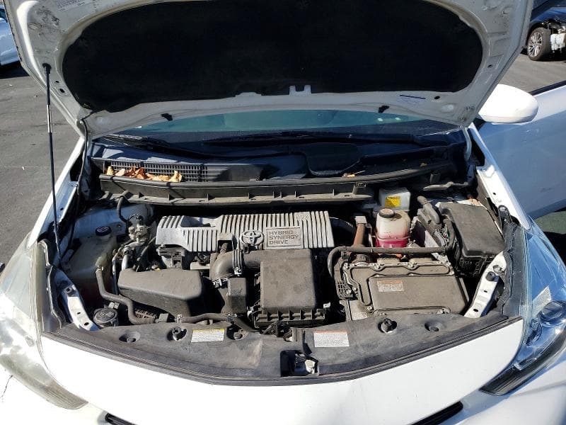 2017 TOYOTA PRIUS V TWO 11