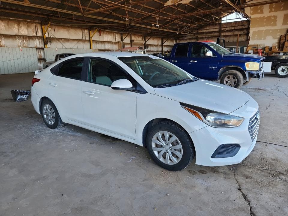 2019 HYUNDAI ACCENT SE 4